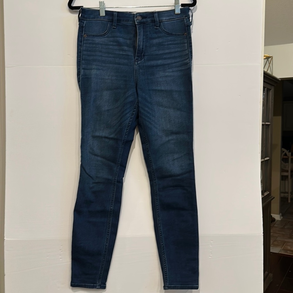 Abercrombie & Fitch. Jean legging high rise. Size 29/8R.